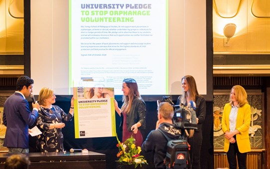 20181025_Fontys_OndertekeningUniversityPledge-0004-1152-1080x675